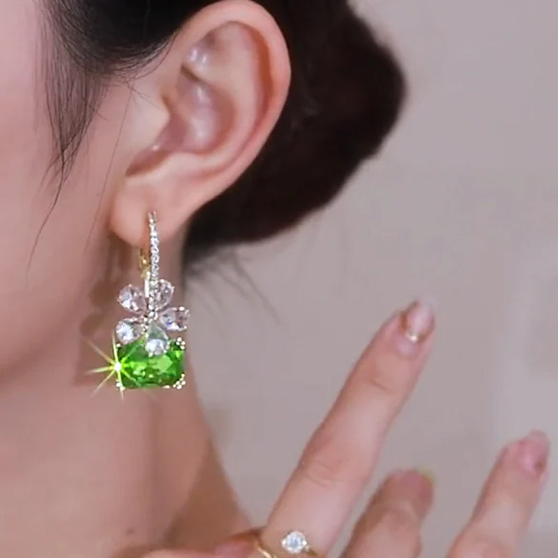 【✨Each Earring Is Only $7.49✨】Green Flower Crystal Earrings